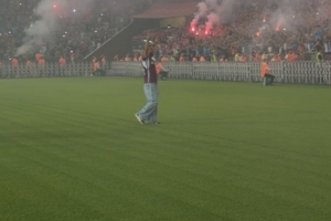 热烈欢迎！超过4万名球迷入场观看萨拉赫亮相仪式