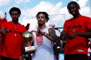 精彩程度不输NBA！公牛嘉年华办民间扣篮大赛 4号秀威尔逊任评委