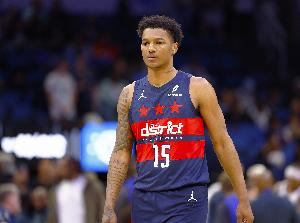 NBA官网：掘金正式裁掉朱利安·里斯 腾出双向合同名额