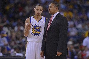 肯尼·史密斯：马克·杰克逊拯救了库里的生涯 甚至改变了整个NBA