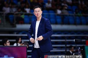 记者：青岛今夏在内援引进上没任何动作 新赛季的日子肯定不好过
