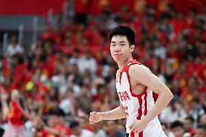 手感一般频造杀伤！朱俊龙4中1拿到7分2篮板 罚球6中5