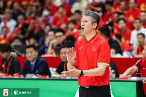 媒体人：下半场得让轮转更固定一些 得势不得分可不是什么好预兆