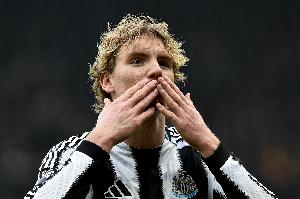 迪马：随着戴维接近加盟马竞，尤文也正积极推动沃尔特马德转会