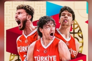 世界杯见！申京社媒转发土耳其晋级海报 自己也在封面上