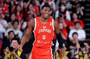 真降维打击了！八村塁2场世预赛场均29.5分 投篮72.3%三分75%