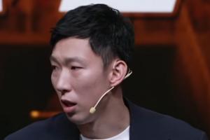 周琦：中国男篮一直有战术 但实战连接性不是很好 所以显得没战术