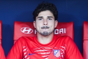 第一季完结！阿斯梳理小蜘蛛转会战时间线：3月初开启→夏窗落幕