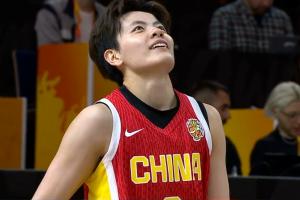 这球太可惜了！杨舒予空切晃过防守面对空篮没上进目前6中0