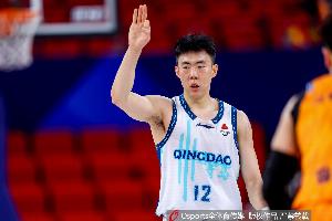媒体人：段昂君赴美特训后首秀 青岛12名国内主力齐亮相