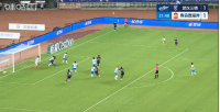 3分钟2球！李昊两次扑救脱手，贝维斯补射双响 三镇2-1反超西海岸