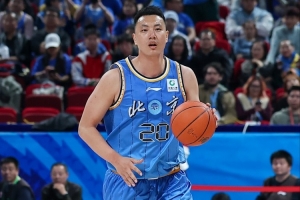 CBA夏季联赛决赛：北京83-78青岛 夺得夏联分站赛冠军