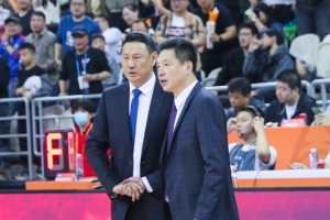 京媒：李楠着力提速追求跑轰打法&首钢夏联主要考察轮换球员