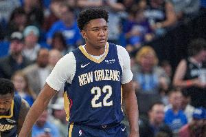 奎因：新秀赛季最难的是身体对抗 NBA的对抗是另一个级别！