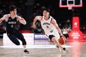 记者：日本转换三分抛投前板 很清楚能看到他们强调和练的是什么