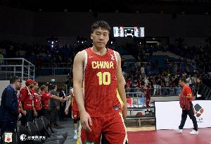三分没开！王俊杰上半场6投2中&三分2中0得到4分3板