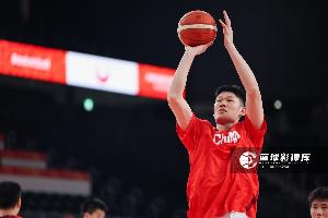 表现机会不多！胡金秋仅打17分钟2中1拿到2分2篮板