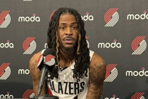 莫兰特：刚来开拓者时努力融入球队 但队友们却让我做自己就好