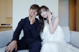 姐弟恋！25岁日本国脚久保建英宣布与28岁女演员福原遥结婚