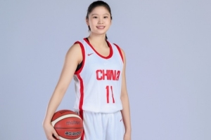 媒体人：U18女篮一遇夹击就慌 内线也没什么优势 都是老大难问题
