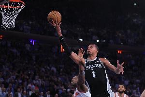 Windhorst：文班亚马季后赛缺乏担当 马刺不能包庇&得管管他