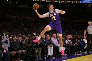 拉拉维亚：每场都会写日记记录自己的想法 还会写下如何应对逆境