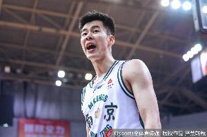 今天手感不在线！郭昊文半场14分钟 9中2&三分5中0拿7分2助