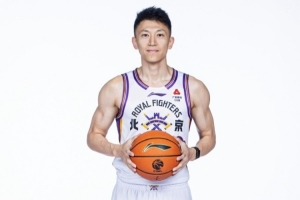 完全看不出已经37岁了！刘晓宇社媒晒新赛季定妆照：北控 在乎！