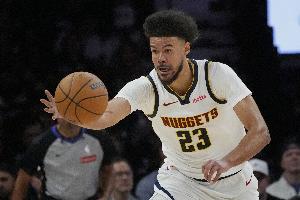 队记：卡梅隆·约翰逊处理球果断&进攻参与感更强 比上季更从容了