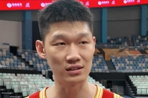 胡金秋：自己在适应球队新的战术和体系 球队新面孔比较多