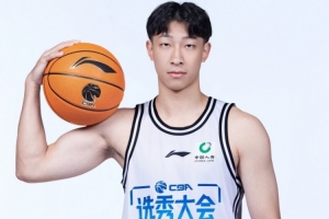 首秀可以！状元宋昕澔8中4拿到10分2抢断 开场连拿5分