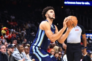 手感冰凉！探花布泽尔15中2&三分6中0拿到7分11板5助 正负值+32